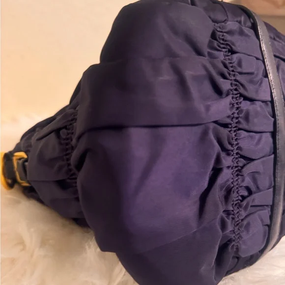 Authentic Prada tote bag - Picture 8 of 10